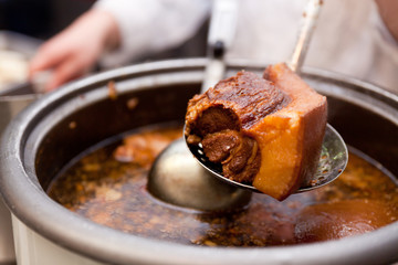 Hong Shao Rou (紅燒肉) - Chinese Red Braised Pork
