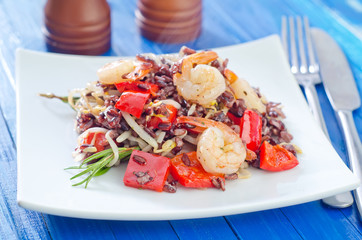 fried rice with shrimps and vegetables