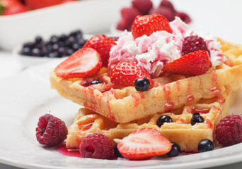 Waffle with fresh fruit and cream