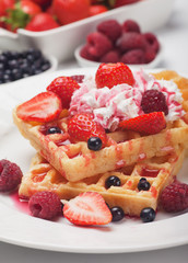 Waffle with fresh fruit and cream