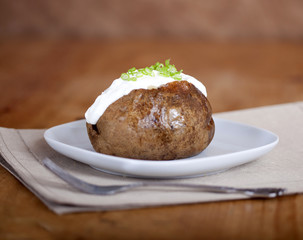 Baked potato with scallions