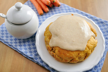 Möhren Kuchen mit Frischkäse Frosting