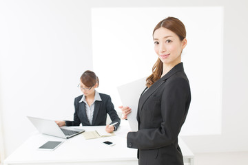 Fototapeta premium Beautiful asian businesswomen in the office