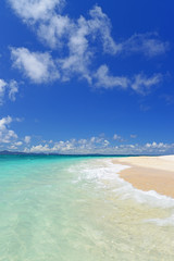 Fototapeta na wymiar Niebo i morze, piękne rafy Nohojima