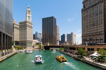 The river and the buildings of Chicago