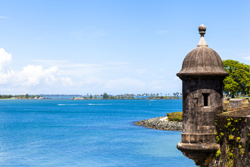 Fototapeta na wymiar Watch Tower w El Morro zamku w San Juan, Puerto Rico.