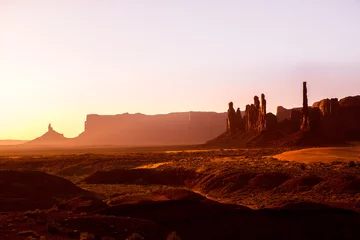 Papier peint photo Marron Monument Valley Totem Pole sunrise Utah  © lunamarina