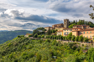 Fototapeta na wymiar Włoski średniowiecznego miasta Montecatini Alto w Toskanii