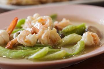 Shrimp stir-fried vegetables.