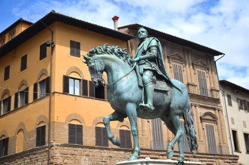 Fototapeta premium Pomnik Cosimo I de Medici na placu Signoria w Florencji, Włochy