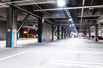 地下駐車場