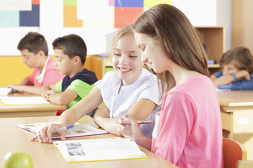 Fototapeta premium Children are sitting in the classroom