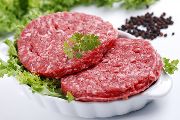 hamburger di carne vitello crudi