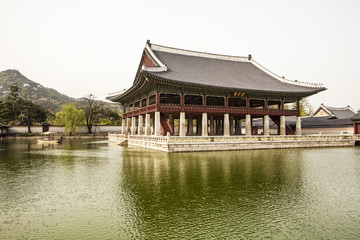 Obraz premium The Gyeonghoeru Pavilion