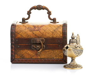chest and aladin lamp