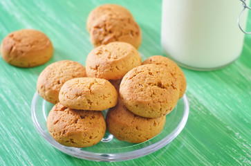 milk with cookies