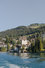 Fototapeta na wymiar Thunersee, Dorf Oberhofen, Schloss Oberhofen, Schweiz