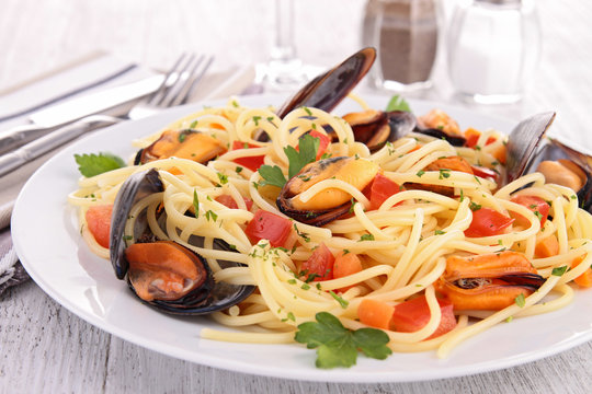 spaghetti with mussel