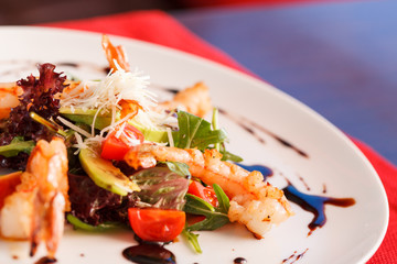 salad with shrimps
