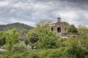 Fototapeta na wymiar Small chapel in Iruelas Valley Natural Park, Avila, Spain
