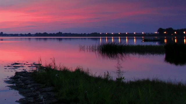 Sunset over the reservoir in Vyshny Volochyok, Vyshnevolotsk dis