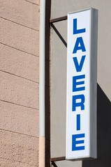 Enseigne d'une laverie automatique