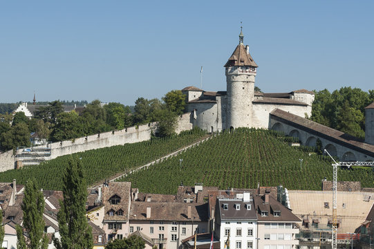 Schaffhausen, historische Altstadt mit Festung Munot, Schweiz