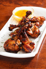 Chicken wings with sauce