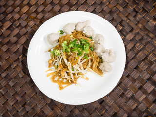 Noodle with meatballs