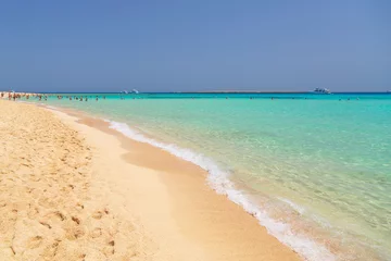 Schilderijen op glas Idyllic beach of Mahmya island with turquoise water, Egypt © Patryk Kosmider