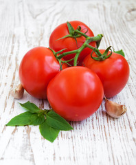 Tomatoes, basil and garlic
