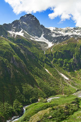 Fototapeta na wymiar Der Berg Pizzo Andolla in den Alpen