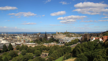 Fototapeta na wymiar Edinburgh und Firth of Forth