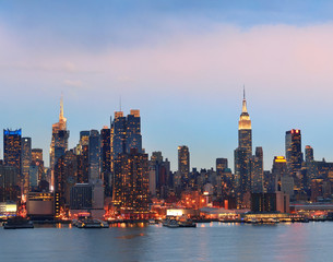 Fototapeta na wymiar New York City sunset