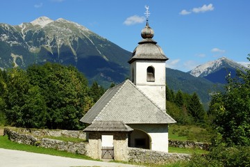 Fototapeta na wymiar Kirche nahe Bled Slowenia
