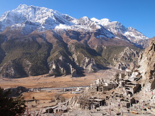 Fototapeta na wymiar Himalaje w Nepalu
