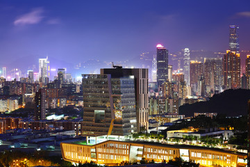 Obraz premium Downtown district in Hong Kong at night