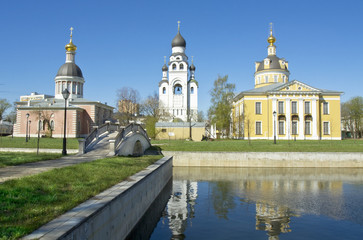 Fototapeta na wymiar Moscow, cathedrals in Rogozhskaya sloboda