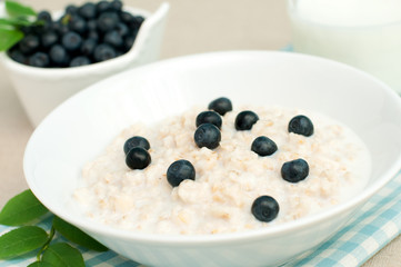 porridge with blueberries