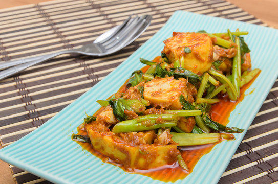 Fried Tofu with chinese kale in red curry saurce