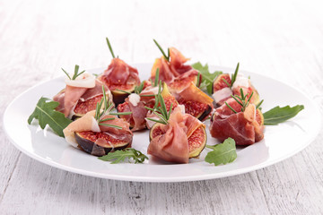 appetizer, fig and prosciutto ham