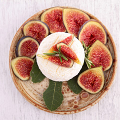 goat cheese with figs