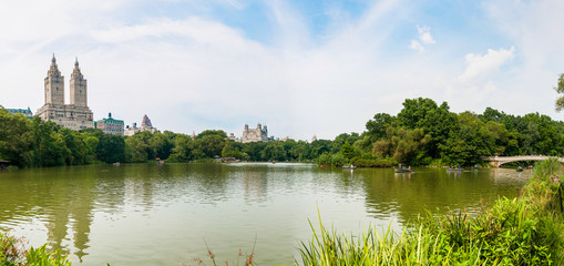 Fototapeta na wymiar Central Park with Manhattan skyline
