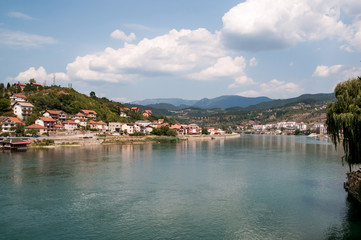 Fototapeta na wymiar Zobacz na rzece Drina