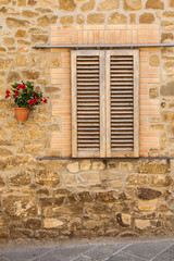 Fototapeta na wymiar Tuscan okno