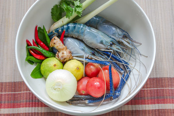 Asian herb and spicy with shrimps 