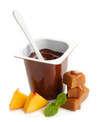 Composition with chocolate cream, pieces of fresh fruits and