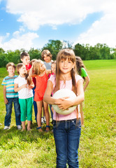 Obraz premium Kids team to play ball