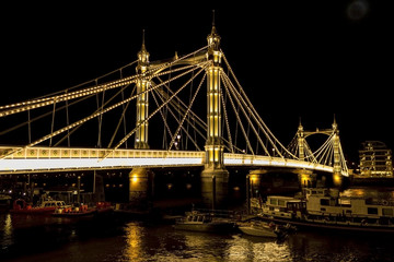 Fototapeta na wymiar Albert Bridge in London