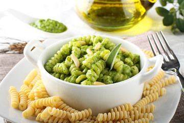 Pasta with rocket cream and sage